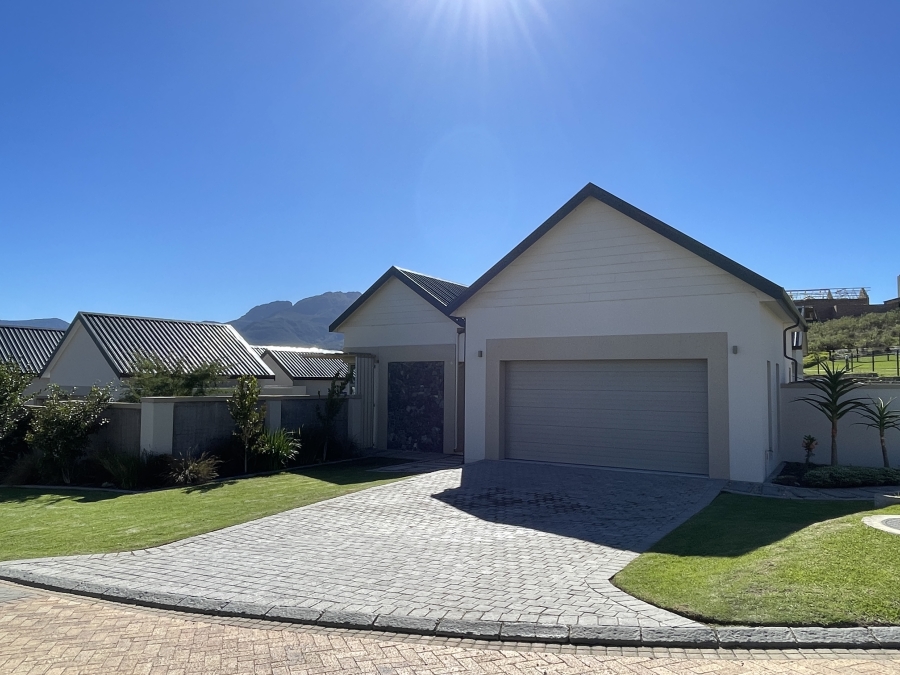 4 Bedroom Property for Sale in Kingswood Golf Estate Western Cape